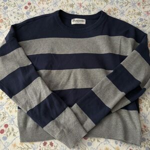 No Boundaries Women's Striped Navy and Gray Sweater